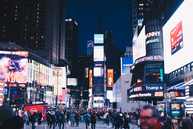 Quais são as vantagens e desvantagens do e-commerce?